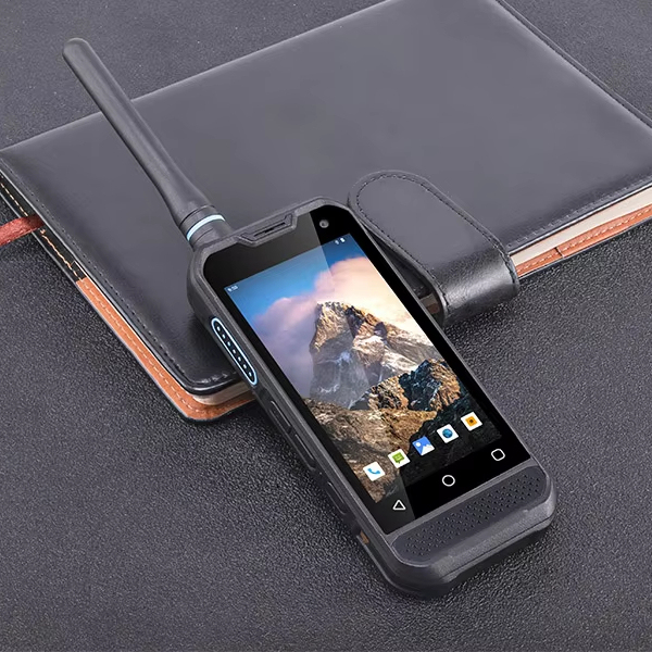 Android 14 PL550 Unlocked 4 Inch Cdma Band B72 450MHz 4GB 64GB IP68 Rugged Smartphone Strong Singal