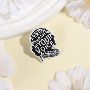 Broche de Metal Creativo e Inspirador con Diseño de Juezas, Accesorio de Ropa Divertido para Decoración - Product Image 3