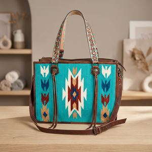 Sac à bandoulière pour femme en cuir véritable fait main, style couverture de selle aztèque, avec sangle brodée, franges et pompons, fermeture éclair sécurisée, idéal pour les voyages - Product Image 2