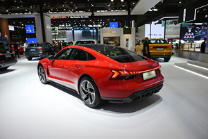 <span class=keywords><strong>Audi</strong></span> RS <span class=keywords><strong>E</strong></span>-<span class=keywords><strong>tron</strong></span> <span class=keywords><strong>GT</strong></span> 2023 Modello Base, Berlina Completamente Elettrica a 4 Porte <span class=keywords><strong>e</strong></span> 5 Posti con 694 CV - Product Image 6