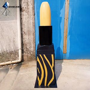 Lápiz labial rojo de gran tamaño y escultura de base líquida diseño moderno tapa metálica de fibra de vidrio para Park Beauty Store Cemetery Decor - Product Image 6