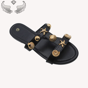 Sandalias y Pantuflas de Mujer Ligeras y Cómodas de Alta Calidad, Transpirables, Listas para Enviar, Duraderas - Product Image 4