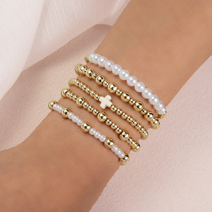<span class=keywords><strong>Bracelet</strong></span> élastique à breloques en forme de croix en imitation perle, plaqué or, avec perles en <span class=keywords><strong>plastique</strong></span>, pour femmes, lot de bijoux, vente chaude, 10 pièces - Product Image 4