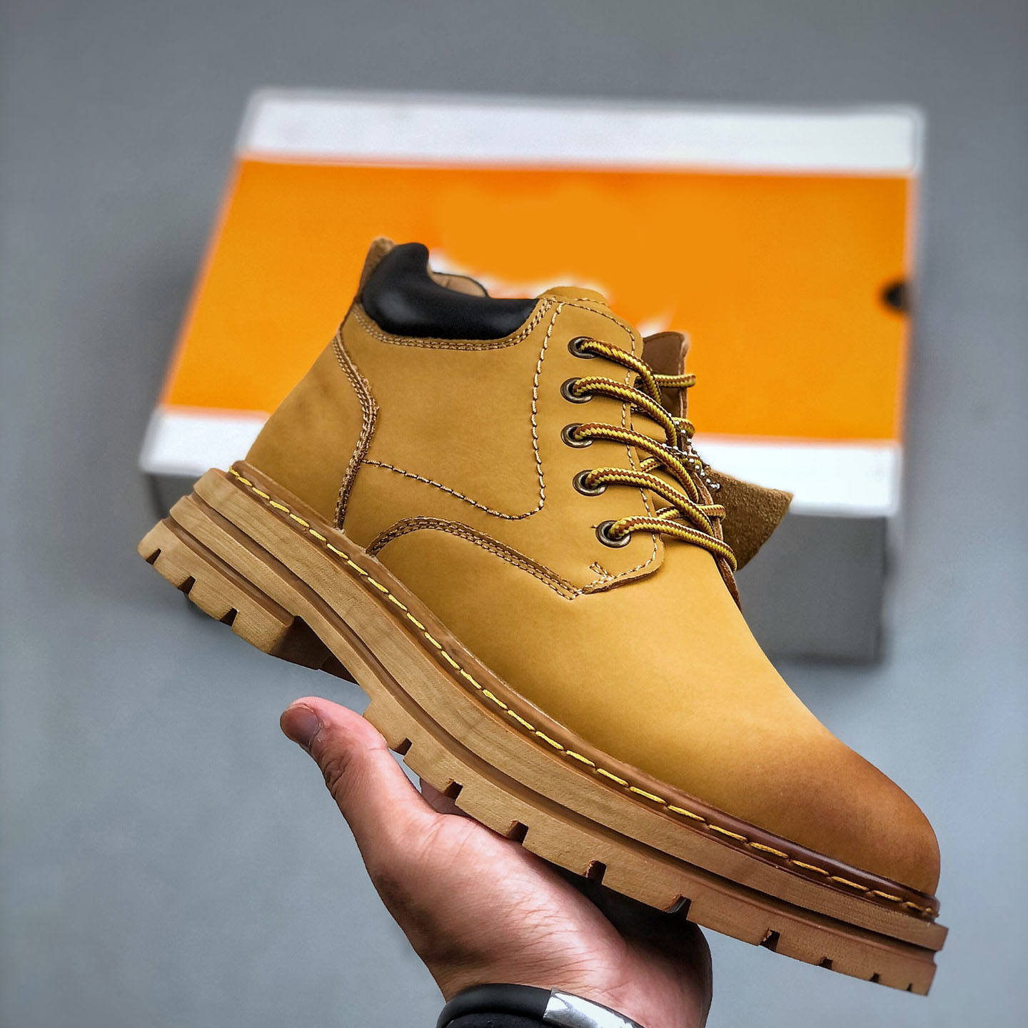 สีเหลือง