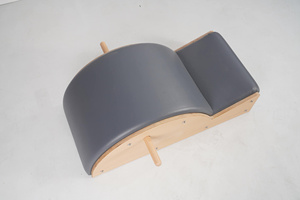 Arco Corrector de Columna de Madera de Roble de Alta Calidad para Club de Yoga de Lujo - Product Image 6