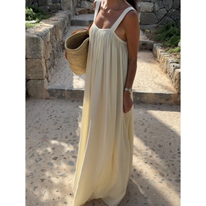 Robe longue en satin personnalisée, bretelles larges, col en V, coupe ample et fluide, plissée, robe d'été pour femme, robe de plage pour les vacances - Product Image 2