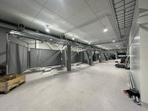 맞춤형 산업용 타포린 PVC 커튼 방수 인쇄 주차 공간 광고 세차 상점 장난감 매트리스 사용을위한 일반 스타일 - Product Image 4