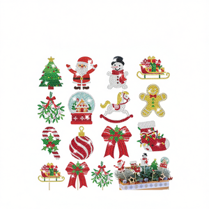 12 piezas de decoraciones navideñas DIY para jardín con estacas, kits de pintura con pedrería, diseños de Papá Noel, hombre de jengibre, medias y lazos - Product Image 1