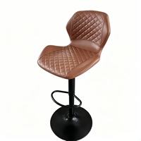 Tabouret de bar pivotant nordique en cuir matelassé diamant, chaise de comptoir avec base en métal noir, chaises de bar hautes de luxe pour cuisine, pub, bar