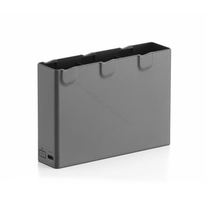 Zweiwege-Ladehub der DJI Avata <span class=keywords><strong>2</strong></span>-Serie mit der tragbaren DJI 65-W-Ladegerät-Kompatibilität für DJI FPV-Drohnen - Product Image 1