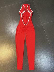 Mono de yoga con cremallera frontal y efecto fruncido en glúteos, ribete en contraste, logotipo personalizado, precio de fábrica al por mayor para mujer, gimnasio, fitness, trabajo - Product Image 3