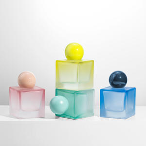 <span class=keywords><strong>Botella</strong></span> <span class=keywords><strong>de</strong></span> Perfume Recargable Vacía <span class=keywords><strong>de</strong></span> Lujo Personalizada <span class=keywords><strong>de</strong></span> 50 ml, Transparente, <span class=keywords><strong>Azul</strong></span>, Morado, Amarillo, Ámbar, Rosa, con Tapa <span class=keywords><strong>de</strong></span> Color - Product Image 6