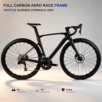 Vélo de route entièrement en carbone 700C 24 vitesses 105 R7120 Freins à disque hydrauliques Guidon en carbone aérodynamique Roues en alliage 38 mm Axe traversant T47 Léger 8,7 kg