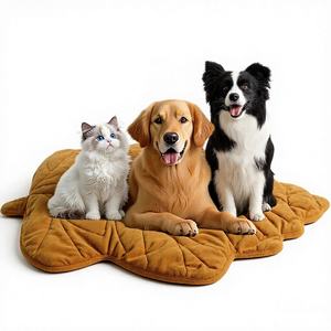US Sofort lieferbares, weiches Fleece-Wärmekissen in Blattform – Modernes Luxus-Heizkissen für Hunde und Katzen, für alle Jahreszeiten, maschinenwaschbar - Product Image 4
