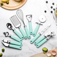 9-delige mintgroene keukengadgetset van roestvrij staal, inclusief kookgerei, blikopener, pizzames, schilmes, knoflookpers, met cadeauverpakking