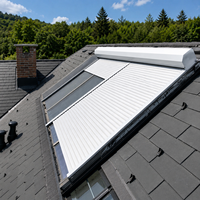 Volet roulant horizontal électrique en aluminium avec télécommande pour la protection solaire des lucarnes extérieures de toit