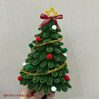 Kit de Bricolage Arbre de Noël en Tissu Peluche Twist Stick pour Jeunes 7-14 Ans, Décoration de Noël, Fabriqué au Zhejiang, Conditionné en Sachet