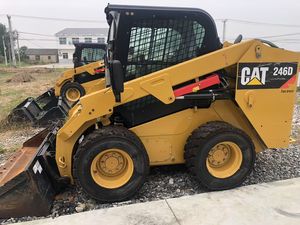 รถตักล้อยางขนาดเล็กมือสอง สภาพดี รุ่น Cat 246d ปี 2022 น้ำหนักบรรทุก 748 กก. ชั่วโมงการทำงานต่ำ เครื่องยนต์ แบริ่งมอเตอร์ - Product Image 4