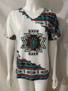 2024年カスタムサマーカウガールズヴィンテージVネック半袖Tシャツブラウストップス無地女性用ウェスタンアステカプリントTシャツ - Product Image 5