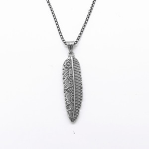 Yunnique – pendentif en plumes en acier titane, collier long rétro, bijoux à la mode unisexes - Product Image 1