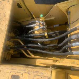 Excavadora Komatsu PC200 Usada con Movimiento Suave, Tuberías de Circuito Limpio, Excelente Estado, Motor Cummins, Caja de Cambios, Modelo PLC-2020 - Product Image 6