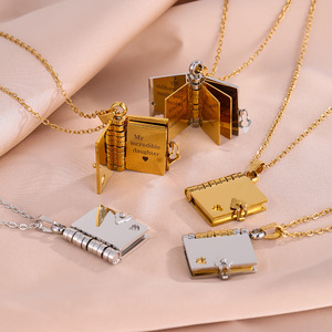 Collar con Colgante <span class=keywords><strong>de</strong></span> Libro <span class=keywords><strong>de</strong></span> Cartas <span class=keywords><strong>de</strong></span> <span class=keywords><strong>Amor</strong></span> Grabado en Acero Inoxidable, Estilo Europeo Americano, Chapado en Oro <span class=keywords><strong>de</strong></span> 18K, Diseño Minimalista <span class=keywords><strong>para</strong></span> Mamá - Product Image 2