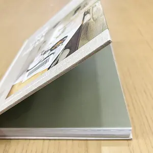 Revista de Encuadernación perfecta de tapa dura de moda Revista de impresión en auge personalizada hecha en China