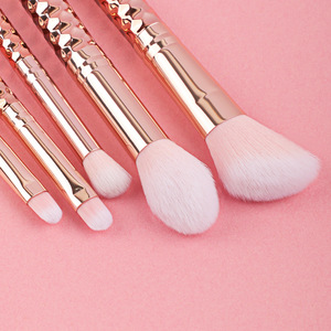 5 <span class=keywords><strong>brochas</strong></span> <span class=keywords><strong>de</strong></span> <span class=keywords><strong>maquillaje</strong></span> básicas <span class=keywords><strong>para</strong></span> <span class=keywords><strong>maquillaje</strong></span> diario y juego <span class=keywords><strong>de</strong></span> <span class=keywords><strong>brochas</strong></span> <span class=keywords><strong>de</strong></span> <span class=keywords><strong>maquillaje</strong></span> convenientes <span class=keywords><strong>de</strong></span> llevar <span class=keywords><strong>para</strong></span> viajar - Product Image 2