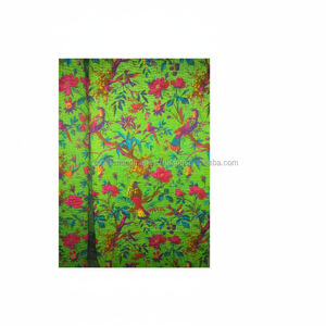 Couvre-lits brodés Kantha disponibles en impression et motifs personnalisés, adaptés à la décoration intérieure et aux magasins d'ameublement - Product Image 1