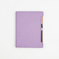 Carnet A5 en cuir personnalisé avec porte-stylo, tons pastel tendance 2026, idéal pour les cadeaux de bienvenue des nouveaux employés