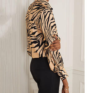 OEM orlo dritto donna graziosa tiger stripe stampa crepe camicia - Product Image 2