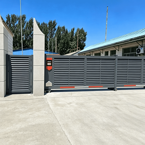 Porte coulissante sectionnelle automatique électrique sans rail en aluminium avec un design moderne et épuré pour les entrées d'usines et d'écoles - Product Image 3