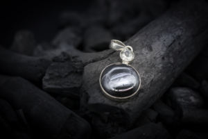 Colgante de Hematita Natural Hecho a Mano, Joyería de Plata de Ley 925, Colgante de Plata Boho de Moda para Mujer, Proveedor Mayorista de Fábrica - Product Image 4