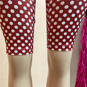 Ensemble deux pièces pour femme : débardeur slim à col rond avec imprimé lettres et rivets, et short à pois - Product Image 5