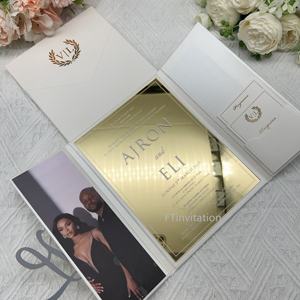 아이보리 진주 하드 커버 청첩장 골드 미러 아크릴 웨딩 카드 개인화 된 디자인 - Product Image 1