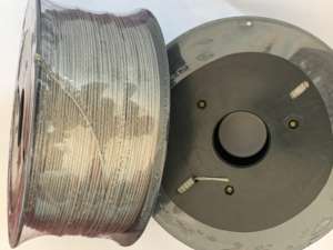 China fabrica 1,6mm Alta Tensión NO óxido <span class=keywords><strong>valla</strong></span> de seguridad <span class=keywords><strong>Cable</strong></span> 1000 metros Multi giro trenzado <span class=keywords><strong>valla</strong></span> esgrima enrejado puertas - Product Image 3