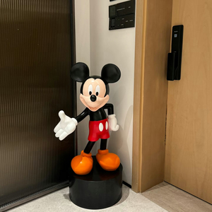 Escultura de <span class=keywords><strong>Mickey</strong></span> Mouse de Diseño Moderno Personalizada, Figura de Arte de Anime en Resina de Fibra de Vidrio Pintada <span class=keywords><strong>para</strong></span> Decoración de Interiores y Exteriores - Product Image 6
