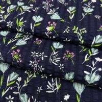 Tissu en coton peigné tissé à imprimé floral marine, texture froissée effet sel, matière infroissable pour robe de fête de jardin, 50 pouces, 80 g/m²