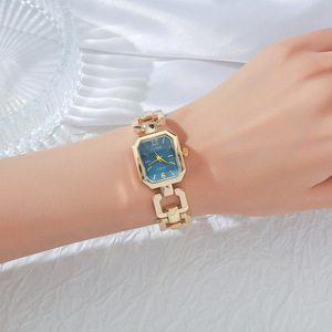 Montre pour femmes 2024 Auror Luxury Fashion Quartz Montre pour femmes Cadeau pour les amoureux Montre à bijoux personnalisée Cadeau de couple - Product Image 1