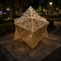 Ventes Flash : Sculpture Géométrique Étoile en Acier Inoxydable de Luxe, Dorée, Découpée au Laser, avec LED, pour Hôtels, Places, Entrées de Parcs, Taille Personnalisée, OEM