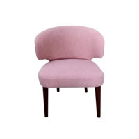 Chaise de salle à manger élégante et luxueuse pour événements de mariage, avec dossier incurvé et accoudoirs latéraux, en velours et structure en bois, idéale pour villas, hôtels et restaurants