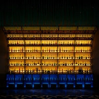 Présentoir à vin moderne en acier inoxydable en forme d'arc, éclairé, multi-niveaux, pour rangement de spiritueux, panneau mural, support mural pour bouteilles de bar