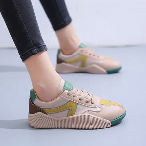 أحذية المشي النسائية الجلدية من Urban Pace خفيفة الوزن للغاية ومريحة لجميع الأحوال الجوية وقابلة للتنفس ورياضية وعادية مع تثبيت آمن - Product Image 5