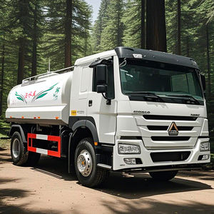 Camión rociador nacional de servicio pesado, motor central de entrega rápida, camión rociador HOWO 4X2, camión cisterna de 10 capacidad cúbica - Product Image 3