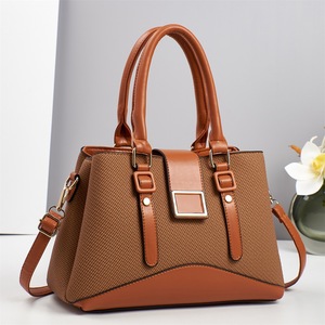 Bolso de mano clásico para mujer de cuero microfibra Saffiano con correa extraíble y cierre de solapa para uso diario. - Product Image 5