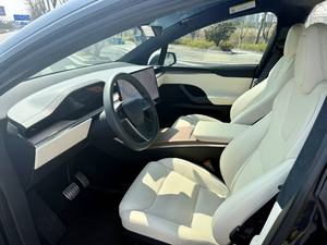 <span class=keywords><strong>Tesla</strong></span> <span class=keywords><strong>Model</strong></span> <span class=keywords><strong>X</strong></span> : Ailes de Faucon déployées, les possibilités prennent vol. Puissance de taille familiale, présence inconfondable. - Product Image 5