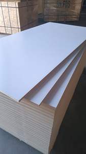 Panneau MDF blanc 18 mm, surface lisse pour la peinture et la fabrication <span class=keywords><strong>de</strong></span> meubles sur mesure, <span class=keywords><strong>prix</strong></span> d'usine <span class=keywords><strong>en</strong></span> Chine - Product Image 5