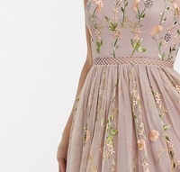 Robe maxi en maille à fleurs brodées et à paillettes, col halter, mauve