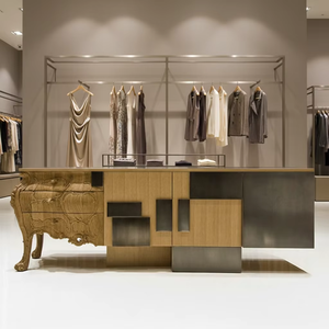 <span class=keywords><strong>Buffet</strong></span> <span class=keywords><strong>Baroque</strong></span> Moderne en Bois Sculpté et Métal, Meuble Vintage pour Galerie d'Artisanat, Hall et Décoration de Suite d'Hôtel Historique - Product Image 1