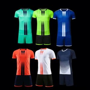 Maillots de football classiques, vêtements de football rétro |   T-shirts vintage version joueur en gros - Product Image 1